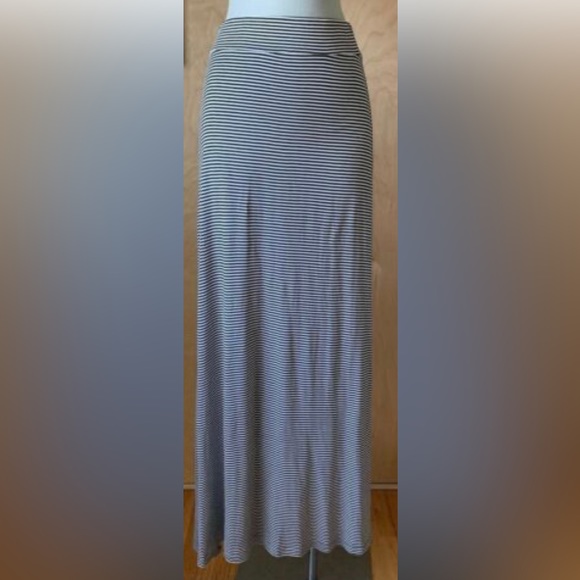 Soft by Joie A-line Pull on Maxi Skirt - Picture 2 of 13